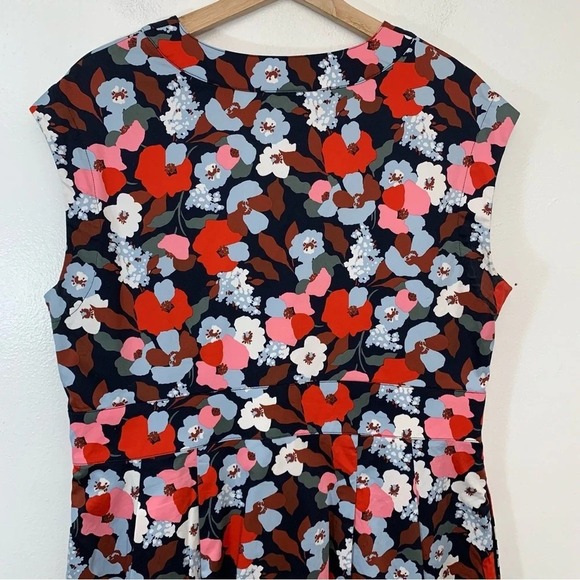 Boden Floral Colorful Dress 12 Pleats Pockets Knee Length Sleeveless Travel Work - Picture 11 of 16